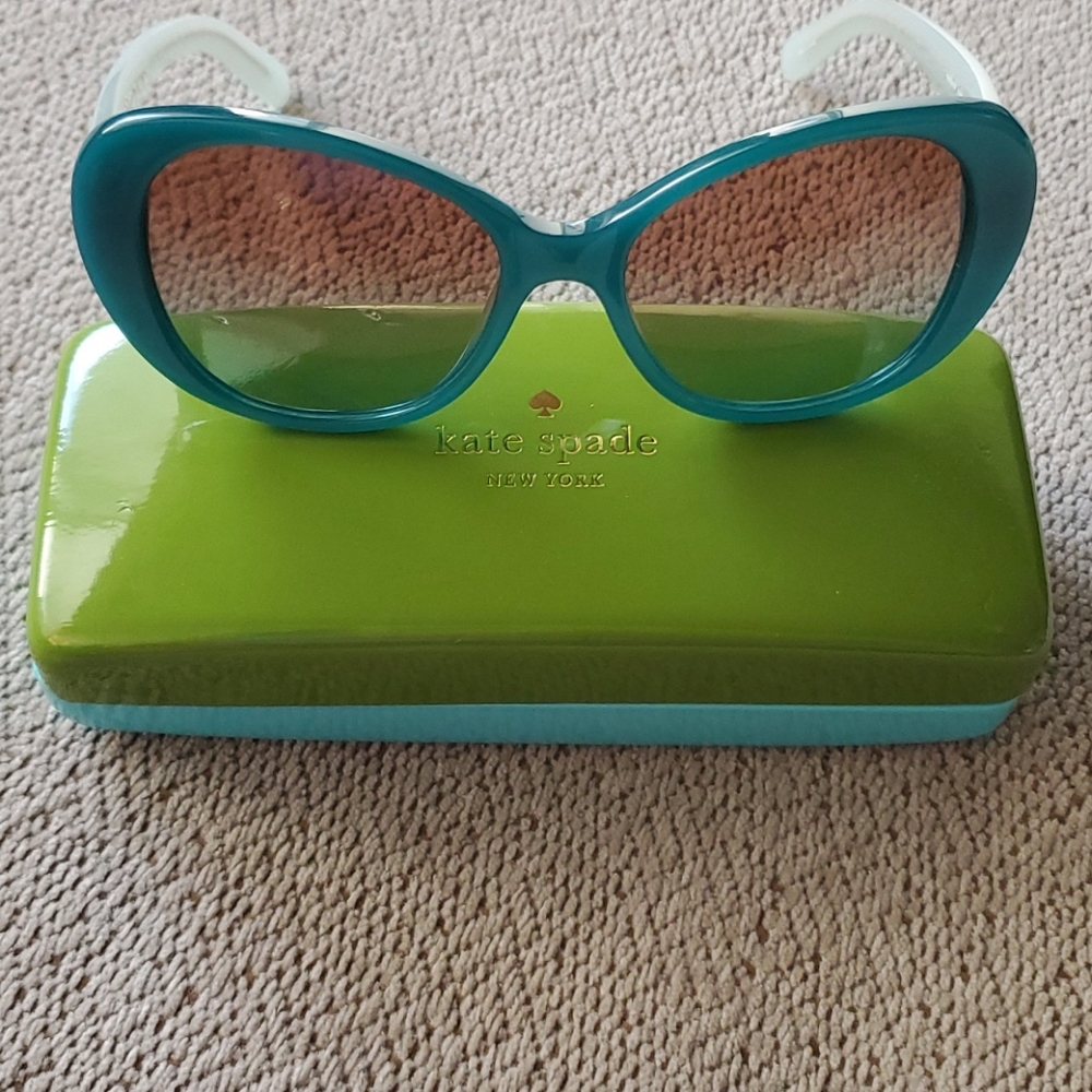 Kate Spade sunglasses 🕶😎
